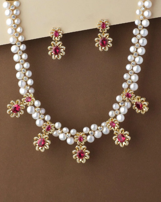 Gorgeous Florial AD Pearl Necklace Set