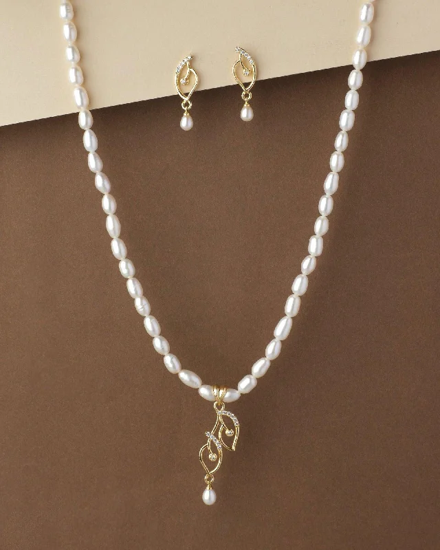 Pretty Real Pearl Necklace Set