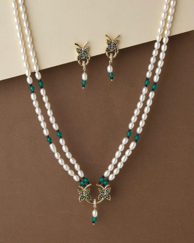 Pretty Pearl Necklace Set