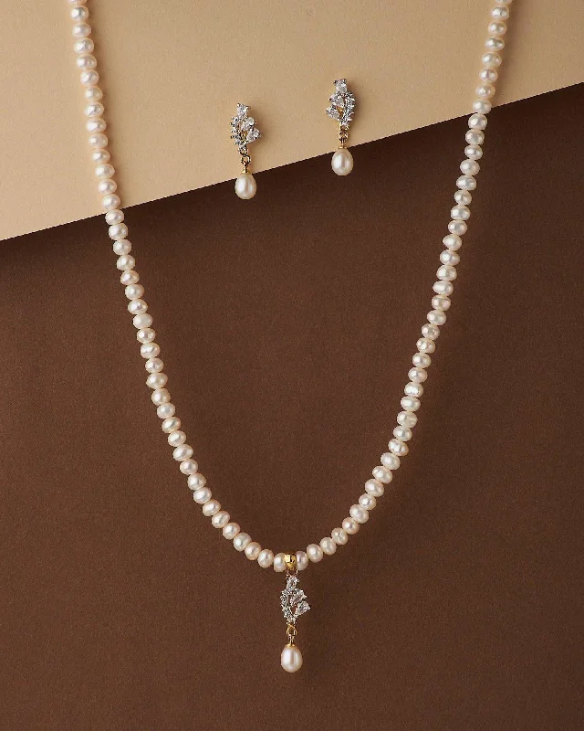 Pretty Pearl Necklace Set