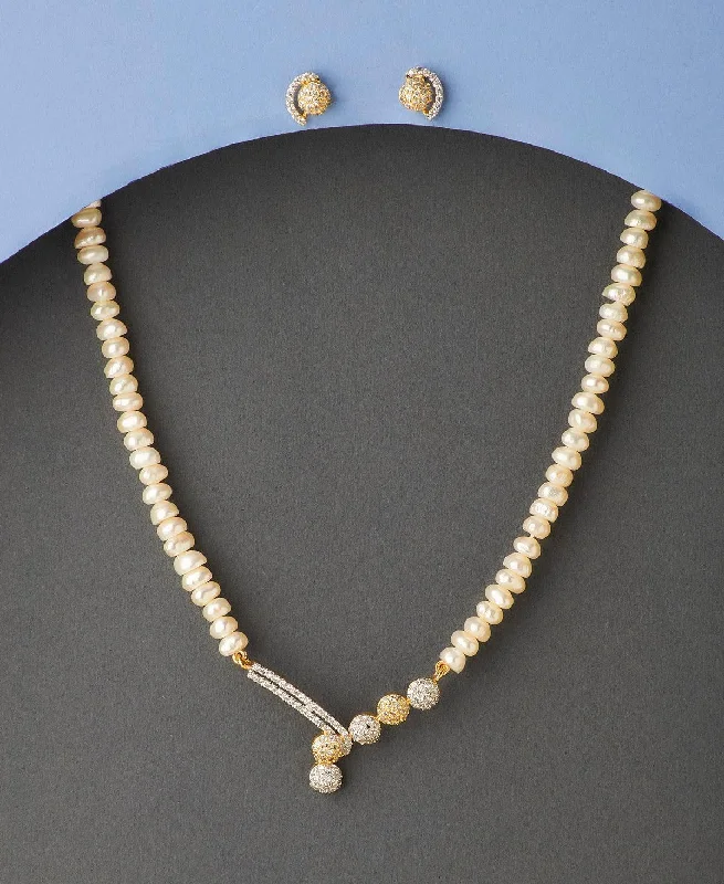 Pretty Stone Studded Pearl Necklace Set