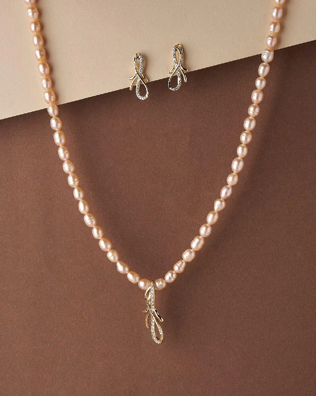 Simple and Elegant Real Pearl Necklace Set