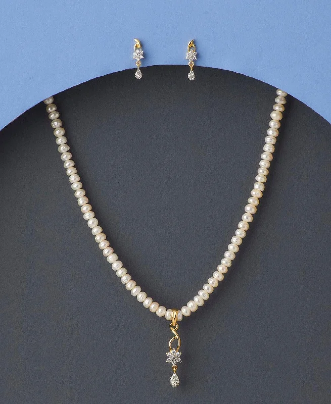 Floral Pearl Necklace Set