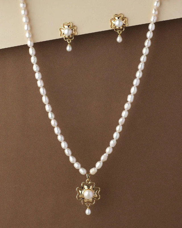 Pretty Real Pearl Necklace Set