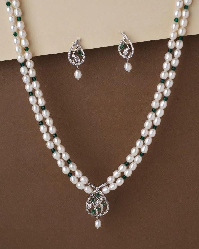 Gorgeous Pearl Necklace Set