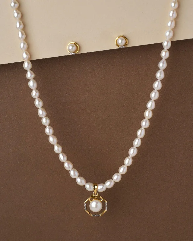 Rustic Ethereal Pearl Necklace Set