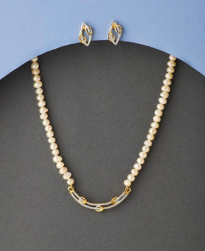 Pretty Stone Studded Pearl Necklace Set