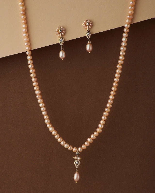 Pretty Pearl Necklace Set