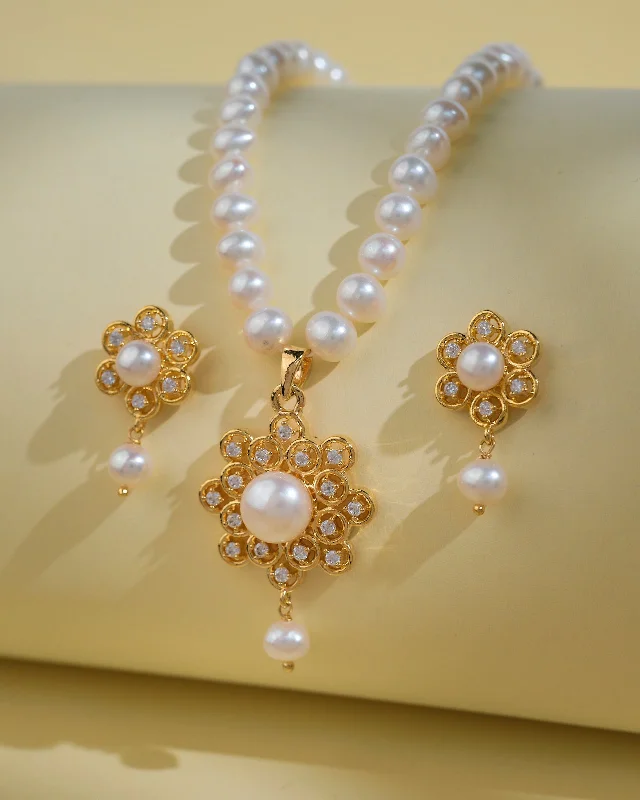 Flory Pearl Necklace Sets