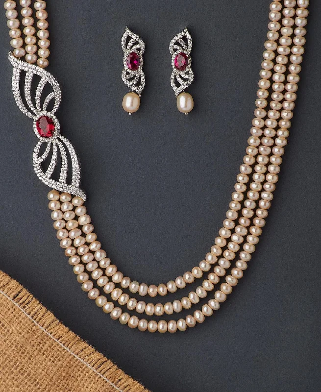 Ravishing Pearl Necklace Set