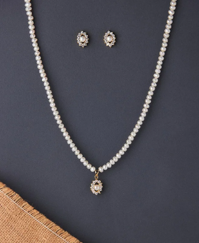 Simple and Elegant Real Pearl Necklace Set