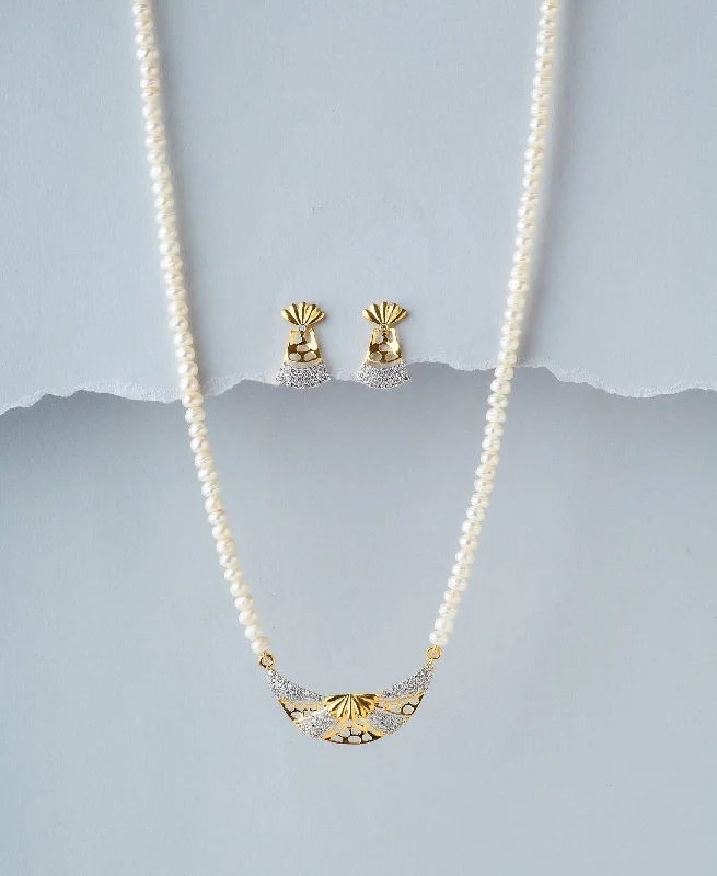 Fasionable Pearl Necklace Set