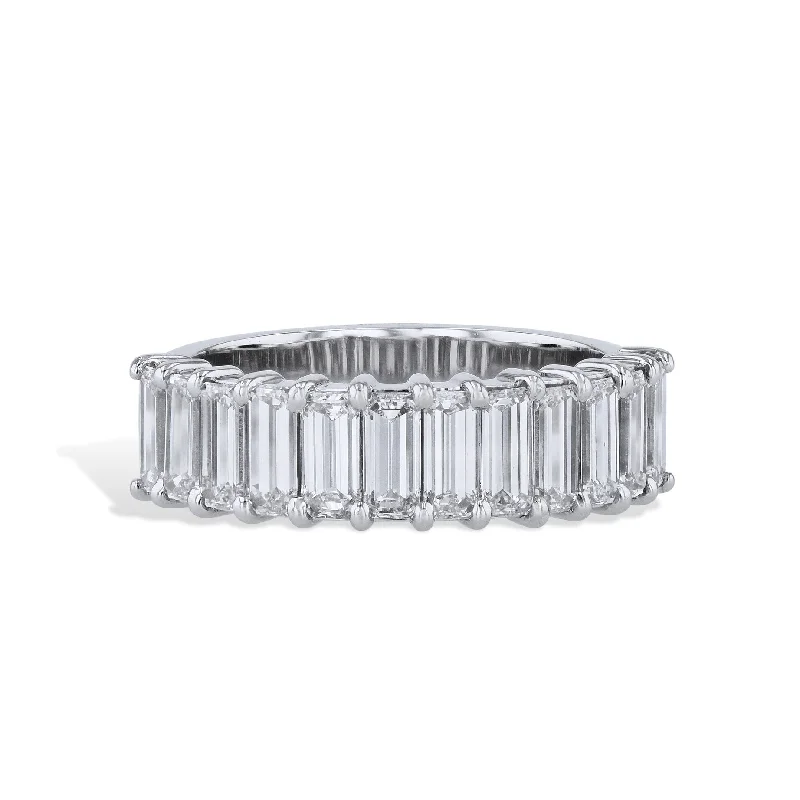 Custom Wedding Bands For Creative Couples-Emerald Cut Diamond Platinum Band Ring