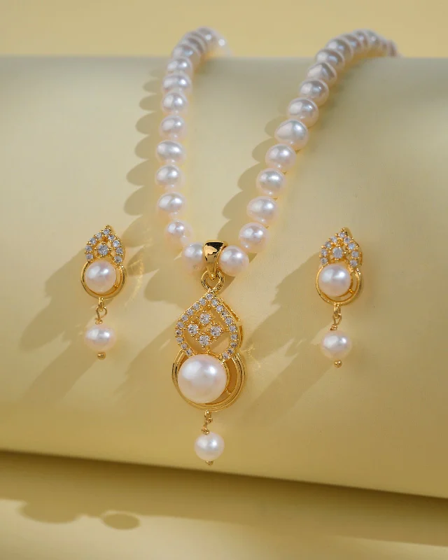 Pretty Pearl Necklace Sets