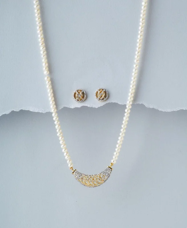 Pretty Pearl Necklace Set