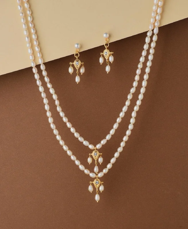 Pretty Stone Studded Pearl Necklace Set