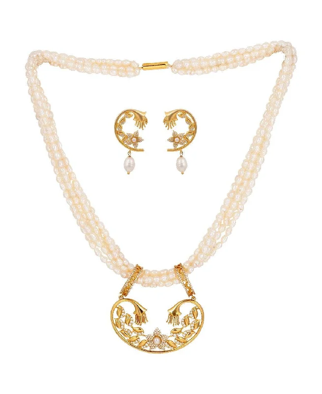 Gorgeous Pearl Necklace Set