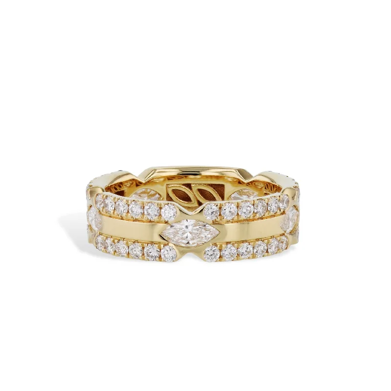 Stunning Custom Rings For Personalized Style-Diamond and Yellow Gold Link Ring