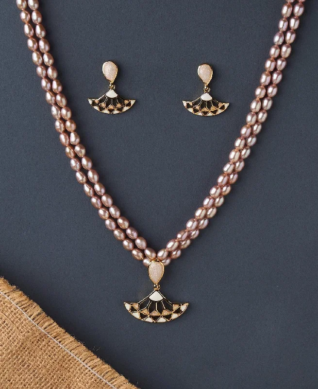 Pretty Enamel Pearl Necklace Set