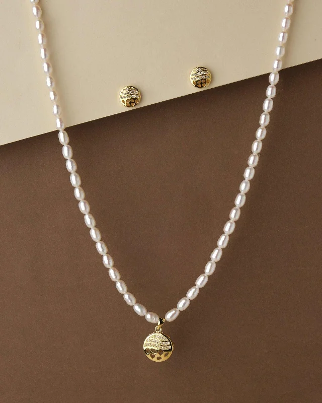 Simple Pearl Necklace Set