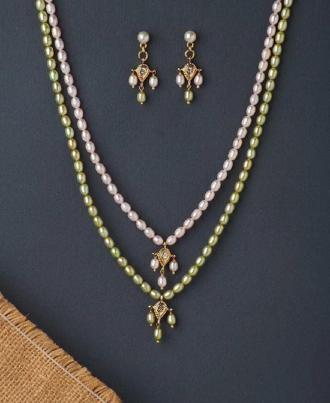 Pretty Pearl Necklace Set