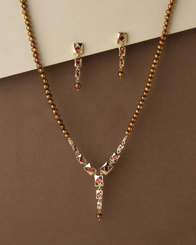 Simple and Elegant Enamel Pearl Necklace Set