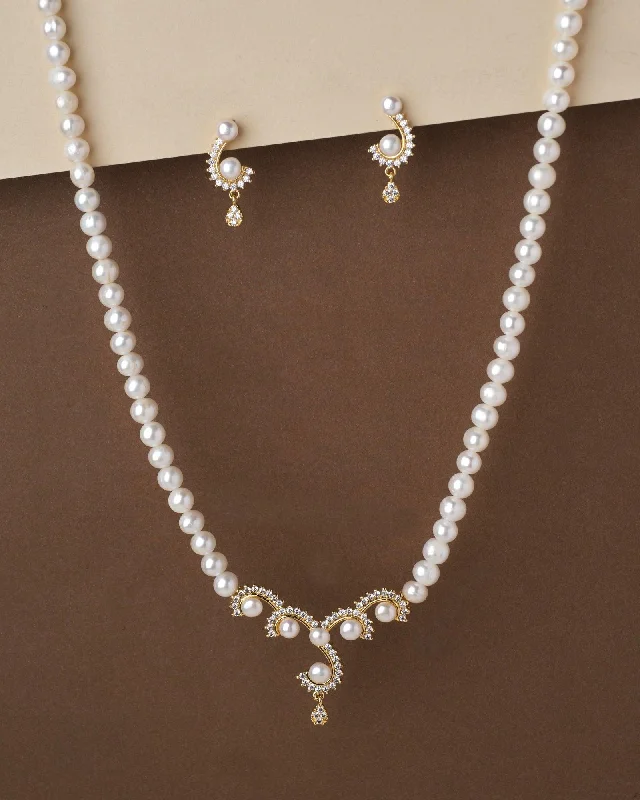 Ravishing Pearl Necklace Set