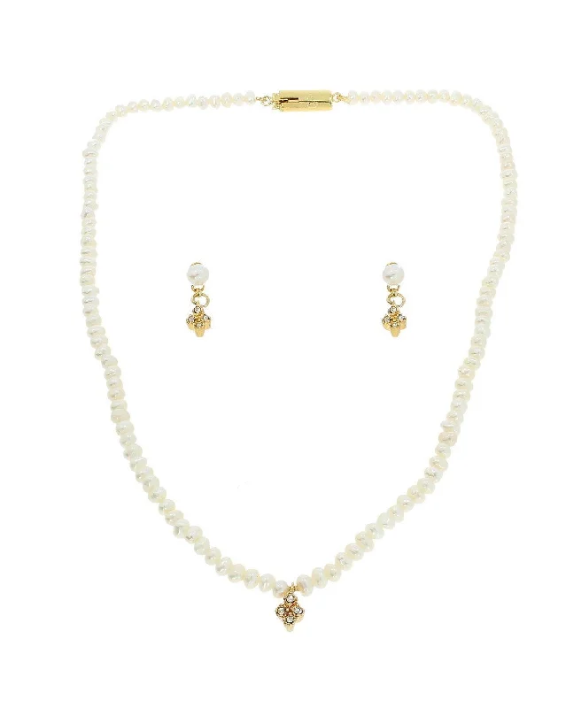 Pretty Pearl Necklace Set