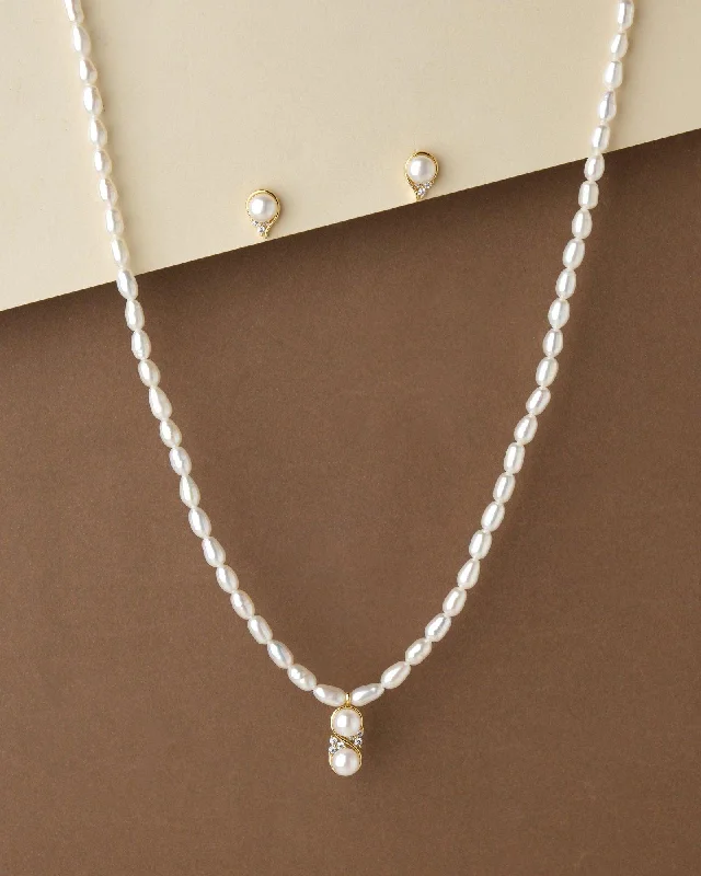 Simple Pearl Necklace Set