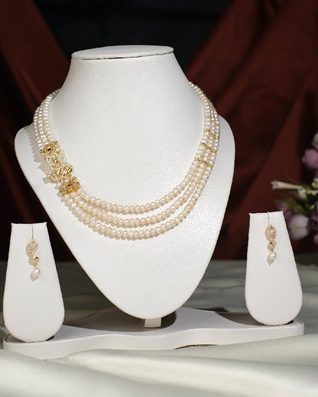 Ravishing Pearl Necklace Set