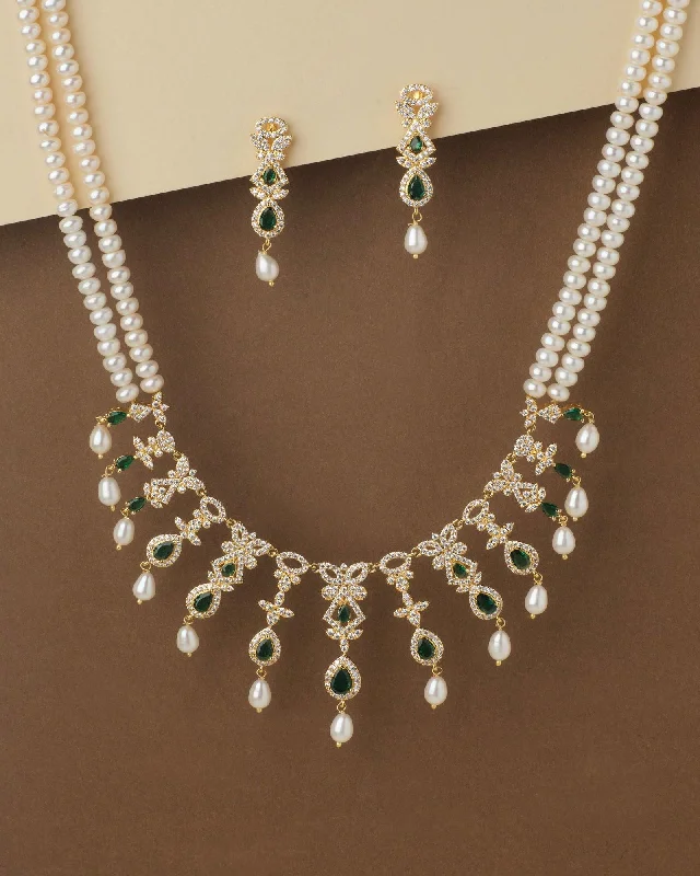 Pretty Stone And Pearl Necklace Set