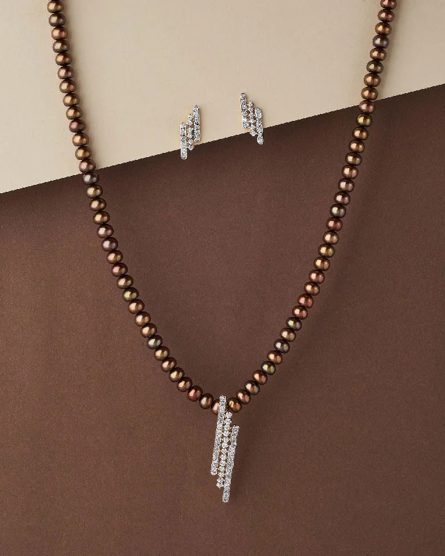 Simple and Elegant Pearl Necklace Set